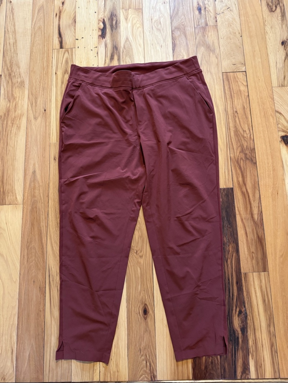 Athleta Cropped Ankle Pants in Deep Maroon